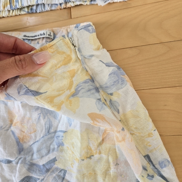 Abercrombie & Fitch Scrunchie Skirt Set Size Medium Top & Small Bottom Floral - Picture 5 of 7